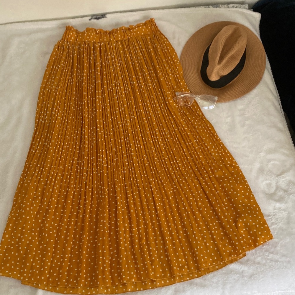 Pleated Midi Skirt in Mustard Polka Dot